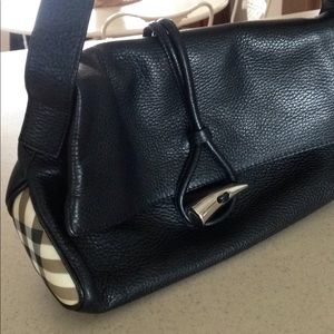 Burberry toggle horn bag